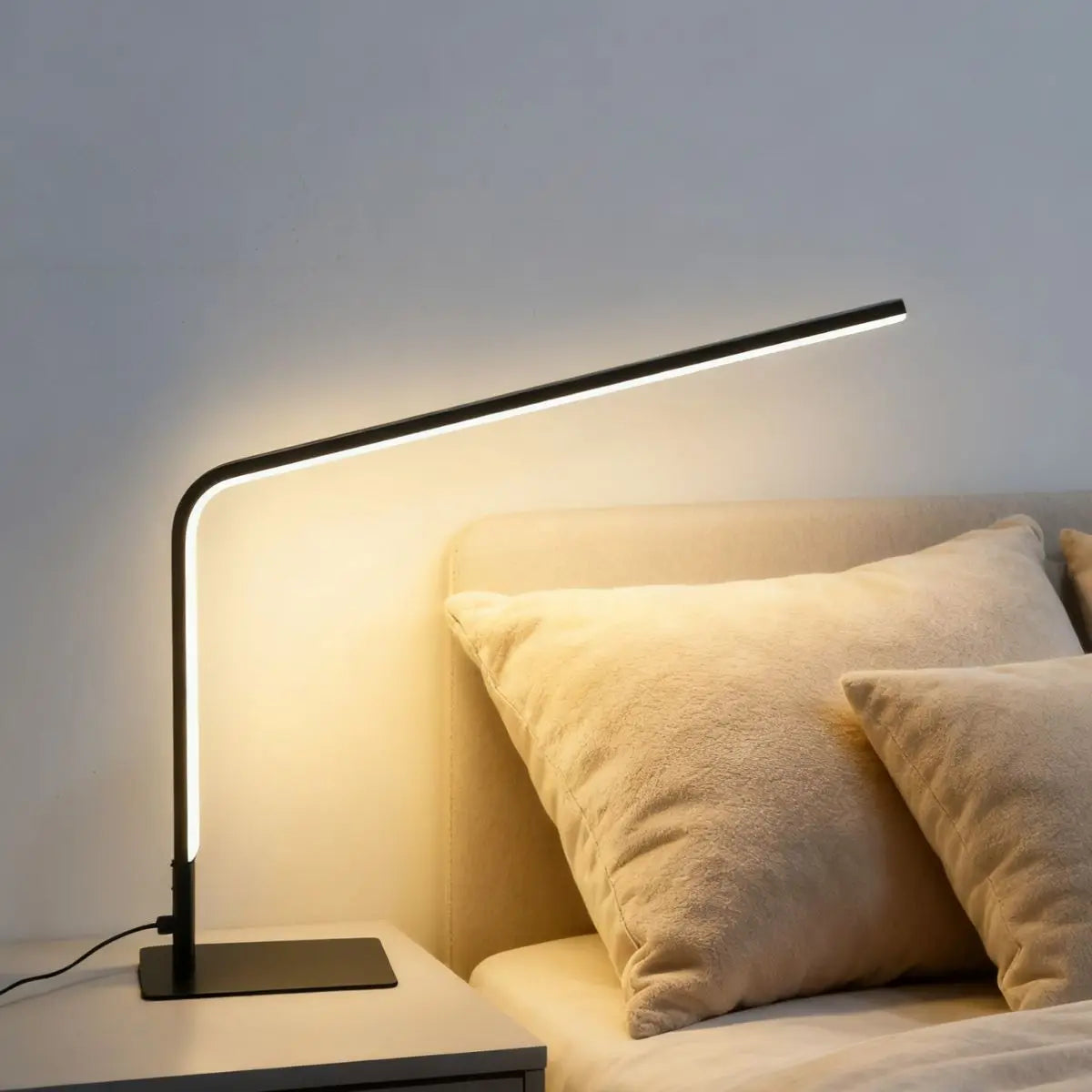 LED desk lamp with eye protection design