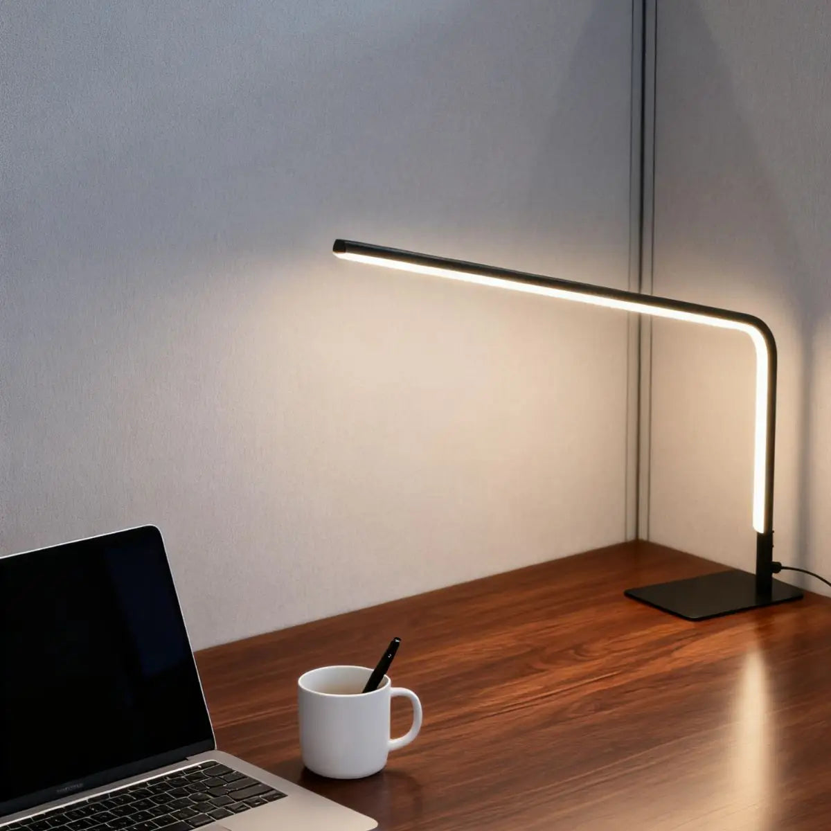 LED desk lamp with eye protection design