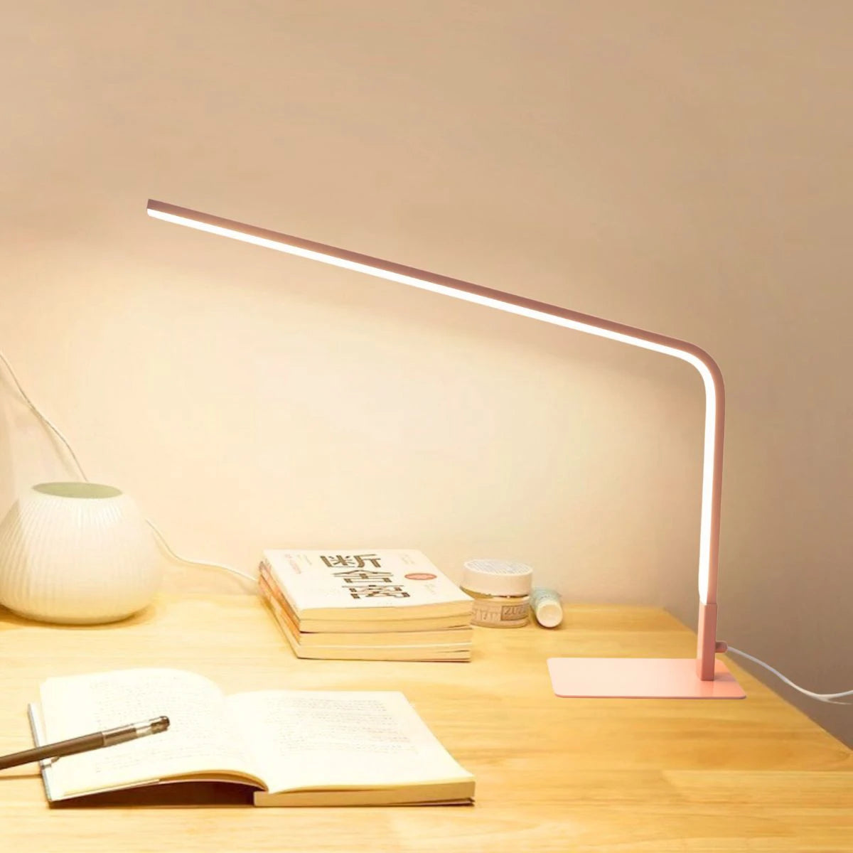 LED desk lamp with eye protection design